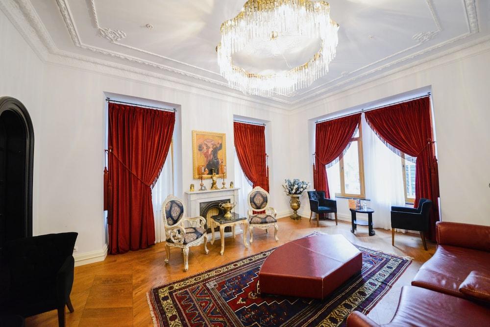 Akka Lush Taksim Otel 4*